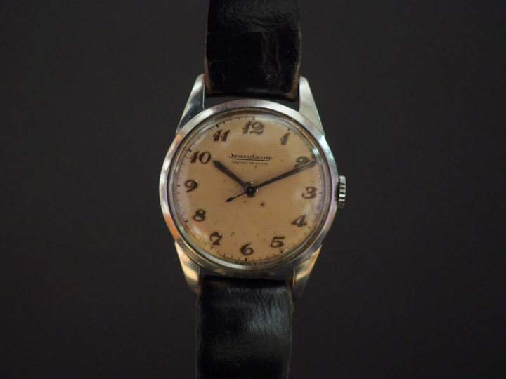 JAEGER LECOULTRE Montre bracelet en acier.  Cadran rond à chiffres ara
