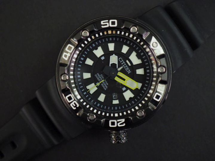 CITIZEN, Eco-Drive Montre bracelet, boitier en acier.  Cadran rond à i