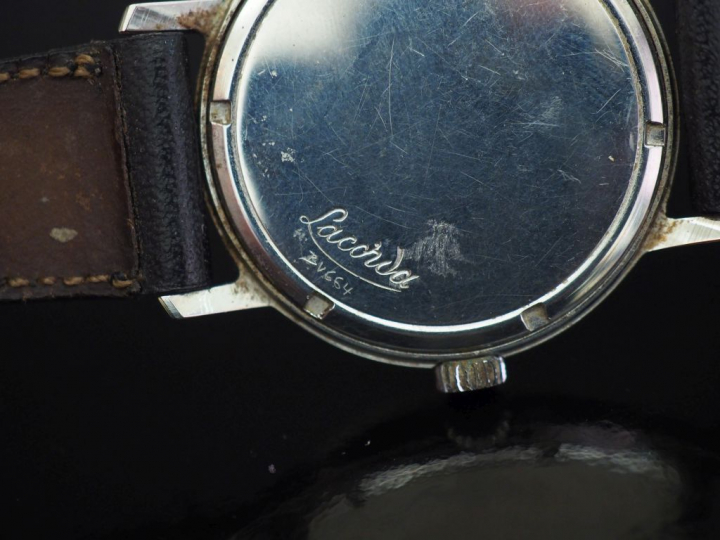 LACORDA Montre bracelet en métal, incabloc.  Cadran rond à index bâton