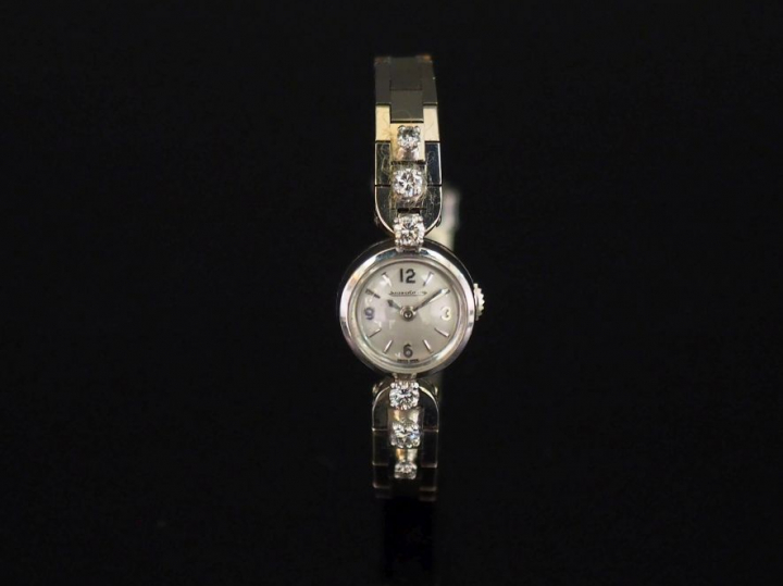 JAEGER LECOULTRE Montre bracelet de dame, boitier et bracelet en or bl