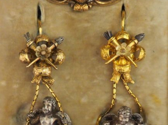 Vente aux enchères Demi-parure Napoléon III en or jaune et argent. Comprenant :  - une br