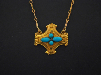 Vente aux enchères Collier souple en or jaune, à décor en son centre d'un motif polylobé 