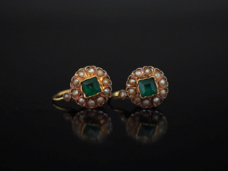 Vente aux enchères Paire de perces oreilles Napoléon III en or jaune, sertis en leur cent