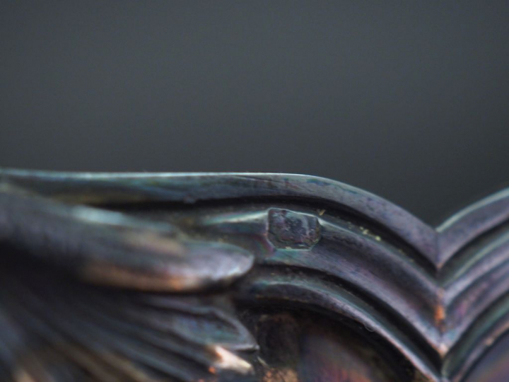 Saucière et son dormant de style Louis XV en argent, poinçon Minerve. 