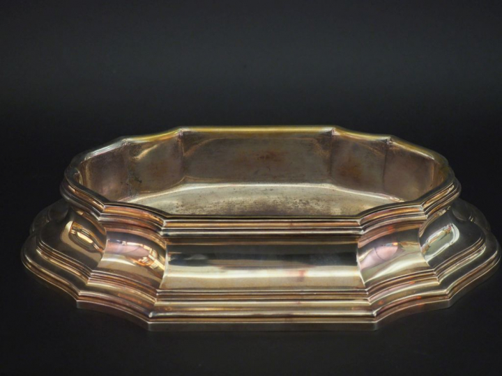 LAPAR, Paris Centre de table de style Louis XV en argent, poinçon Mine