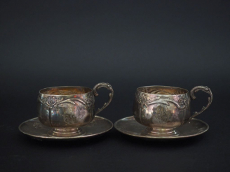 Vente aux enchères Paire de tasses et leur sous-tasses en argent, poinçon Minerve, à déco