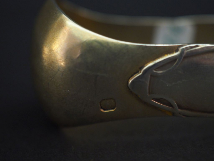 Ensemble comprenant :  - une passette à thé en argent, poinçon Minerve