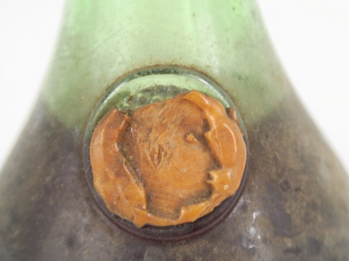1 TRÈS VIEILLE BOUTEILLE FINE CHAMPAGNE NAPOLÉON CHÂTEAU DE FONTAINEBL