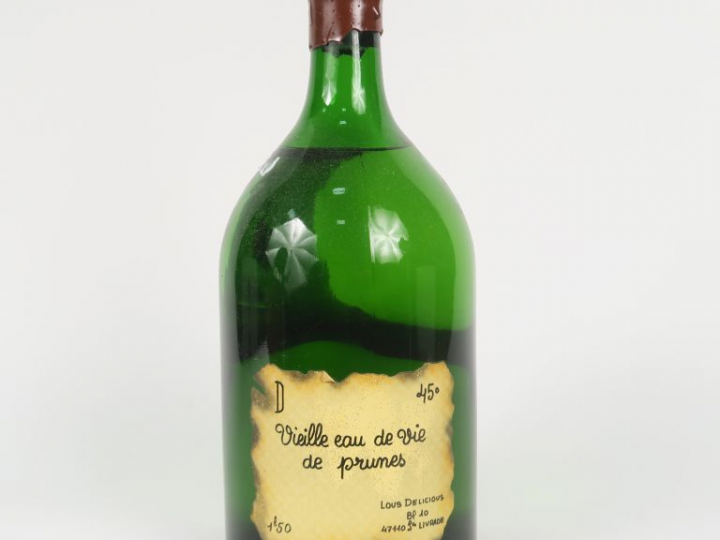 1 MAGNUM (1,5 L) VIEILLE EAU DE VIE DE PRUNES
