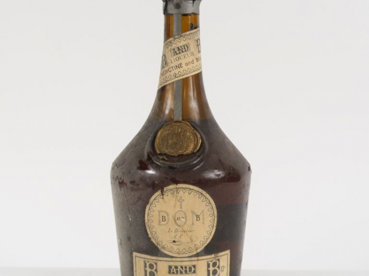 1 VIEILLE BOUTEILLE BENEDICTINE B AND B D.O.M 43°