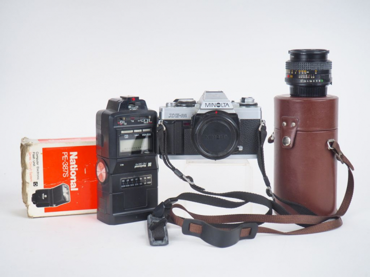 MINOLTA XG-M n° 2454042. Appareil photographique avec objectif MINOLTA