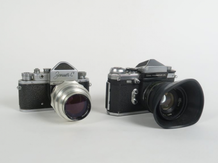 Lot de deux apparails photographiques : - ZEHUM-C n°59989231 avec obje