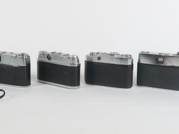 Lot de six appareils photographiques : - OLYMPUS PEN EES-2 n°3327878 -