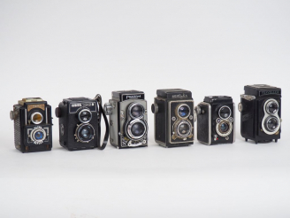 Vente aux enchères Lot de six appareils photographiques : - FERRANIA - FLEXARET AUTOMAT -