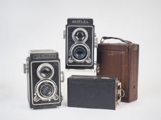 Vente aux enchères Lot de trois appareils photographiques :  - 2 SEMPLEX - 1 folding avec