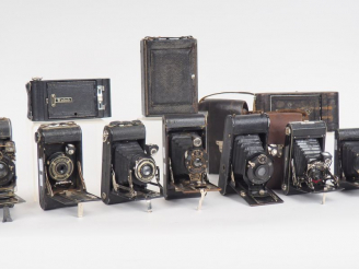 Vente aux enchères Lot de dix appareils photographiques Folding. (état d'usage)