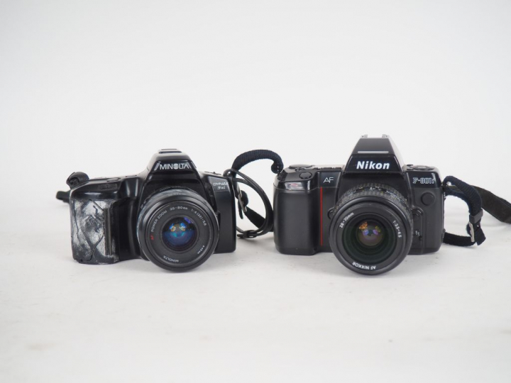 Lot de deux appareils photographiques :  - MINOLTA DINAX 3XI n°5442535