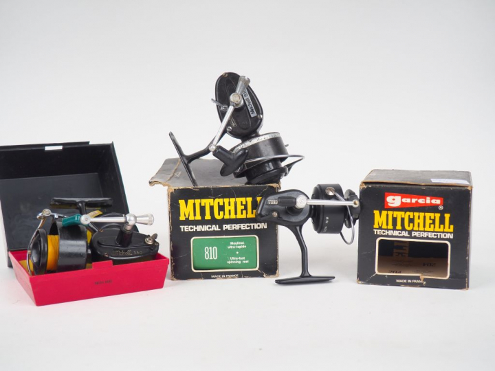 MITCHELL. REF. 204S, 810, 350. Lot de 3 moulinets dans leur boite