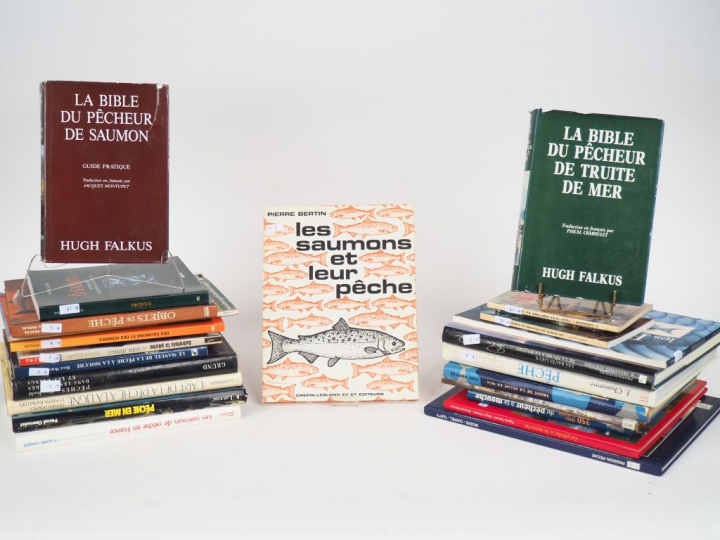 Lot de 24 livres sur la pêche à la ligne et à la mouche ...
