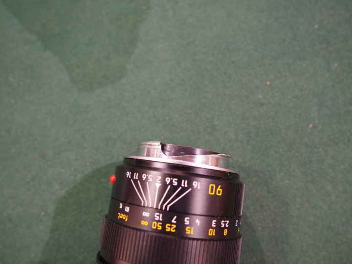 LEITZ Summicron-M F=90mm/1:2 n° 3687596. Objectif. (accident).
