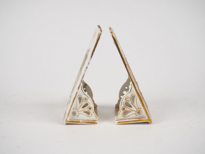 Paire de menus Napoléon III en porcelaine de Paris