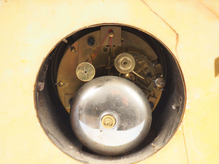 Garniture de cheminée Restauration en bronze et marbre jaune de Sienne