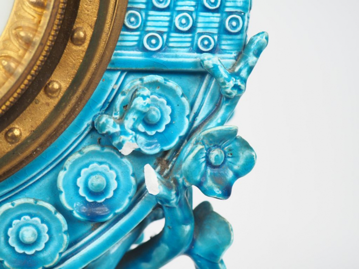 J. VIEILLARD à Bordeaux.  Pendule de cheminée en céramique bleu turquo