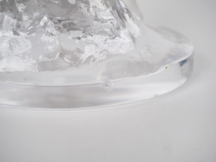 LALIQUE France.  "jeune fille nue" Sujet en cristal moulé Signé H. 24 