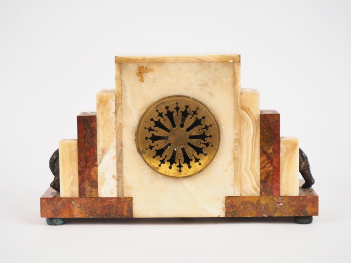 Garniture de cheminée Art Déco en marbre rose et albâtre, à décor de d