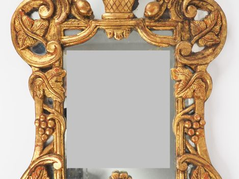 Miroir de style provençal XVIIIème à décor de panier de fleurs, de roc