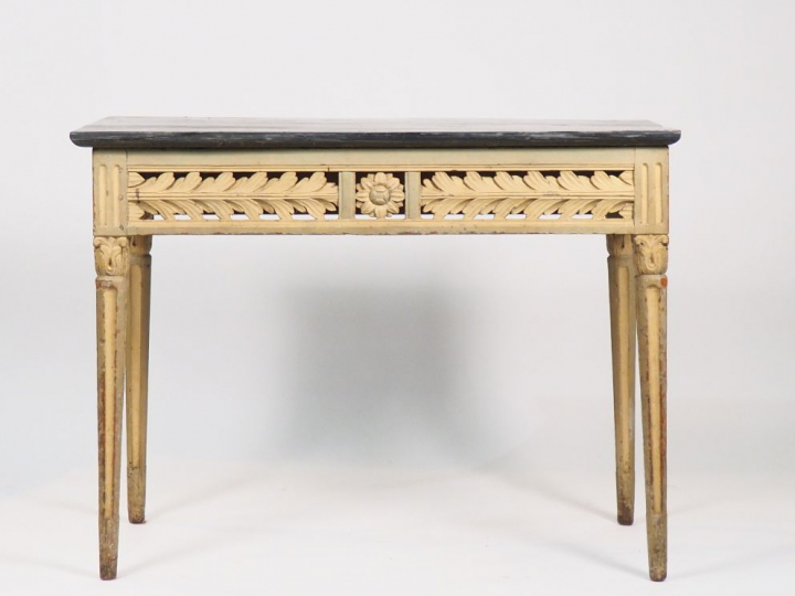 Console Louis XVI en bois laqué bicolore gris et blanc, ceinture ajour