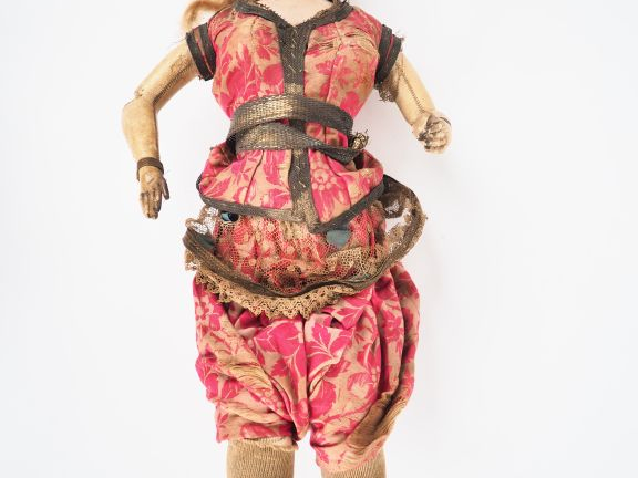 Poupée de fabrication française circa 1880 de marque FG, tête porcelai