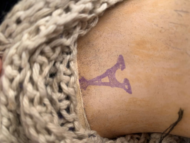 Poupée française circa 1890, tête porcelaine de fabrication Paris bébé