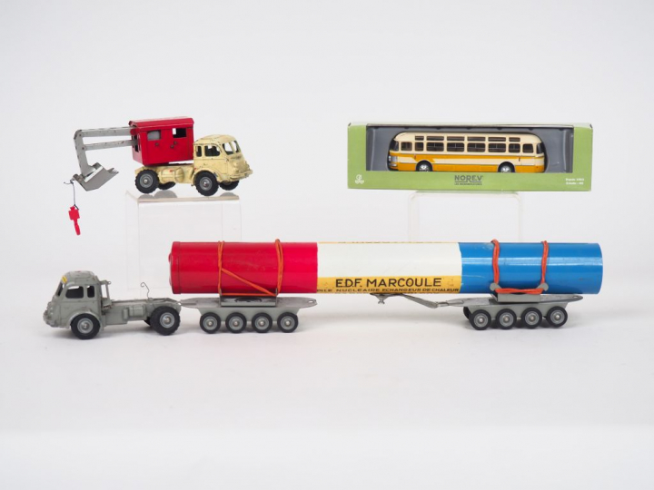 CIJ, 2 miniatures (état d'usage), comprenant :  - Camion EDF Marcoule 