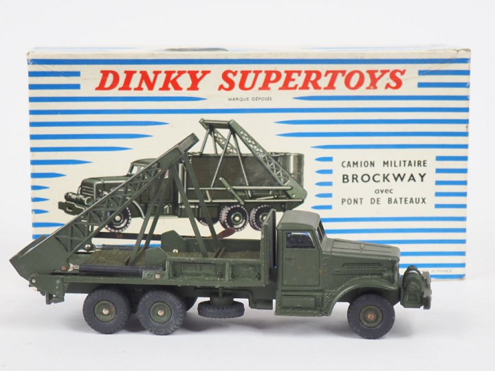Dinky Super Toy, camion militaire BROCKWAY. (bel état d'usage).