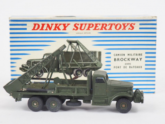 Vente aux enchères Dinky Super Toy, camion militaire BROCKWAY. (bel état d'usage).