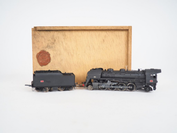 TAB HO matériel roulant locomotive type vapeur 141R SNCF marqué R.Géra