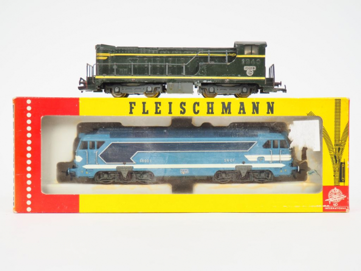 FLEISCHMANN HO Matériel roulant lot de 2 motrices en état d’usage dont