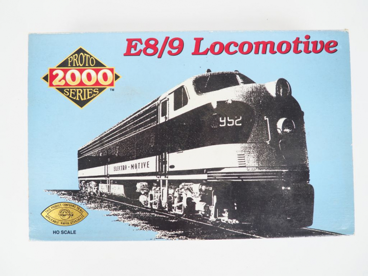 LIFE LIKE TRAINS HO matériel roulant dans son coffret d’origine motric