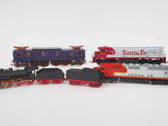 Vente aux enchères Lot de motrices HO de différentes marques avec accidents manques et tr