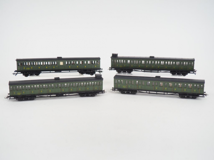 FRANCE TRAIN HO Matériel roulant lot de 4 voitures voyageurs type TY S