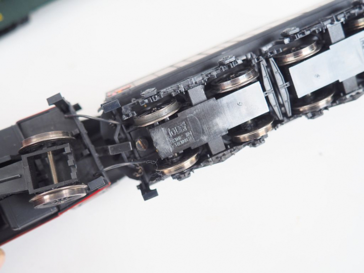 Lot de matériel roulant HO Jouef dont locomtive 141 P et 4 voitures vo