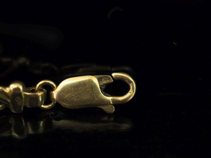 Bracelet souple en or jaune, maille fantaisie ajourée.  Long. 21 cm Po