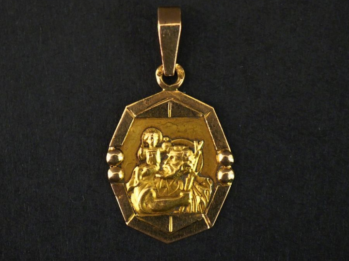 Médaille religieuse à pans coupés en or jaune, figuran Saint Jean-Bapt