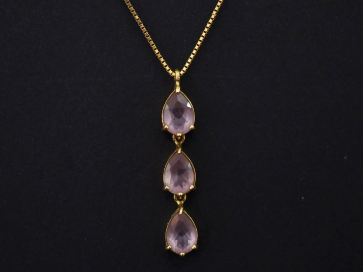 Chaine en or jaune, maille vénitienne, et son pendentif articulé de fo