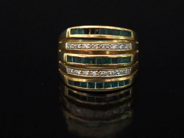 Bague bandeau en or jaune, composée de cinq anneaux sertis de deux lig