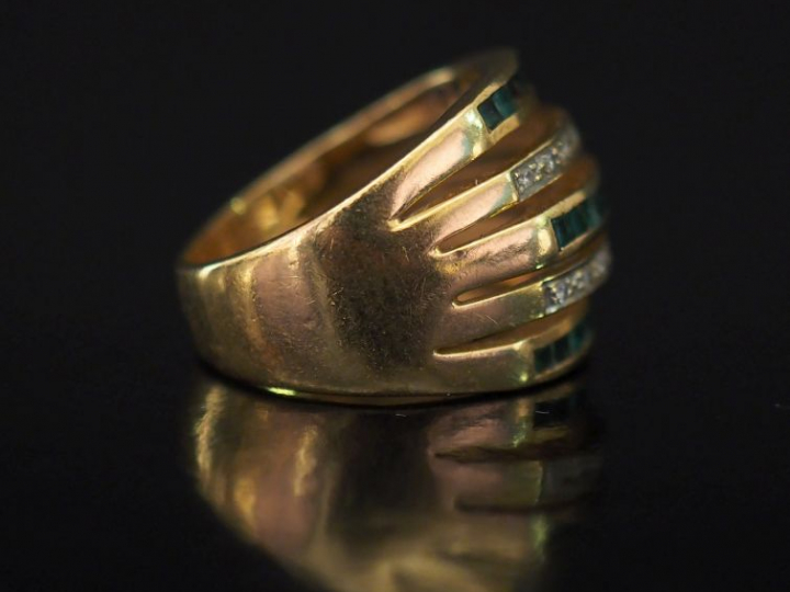 Bague bandeau en or jaune, composée de cinq anneaux sertis de deux lig