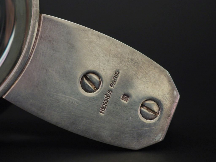 HERMES, Paris Loupe presse-papier, modèle "Tête de cheval" en métal ar