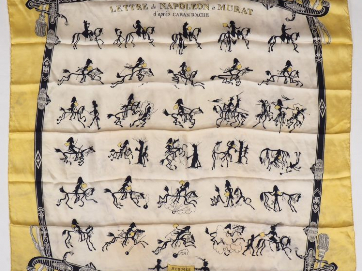 HERMES, Paris Foulard en soie, modèle "Lettre de Napoléon à Murat" d'a