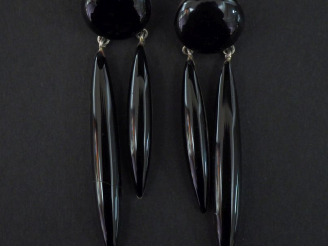 Vente aux enchères Jacques GAUTIER (1924 - 2004) Paire de clips d'oreilles en métal argen